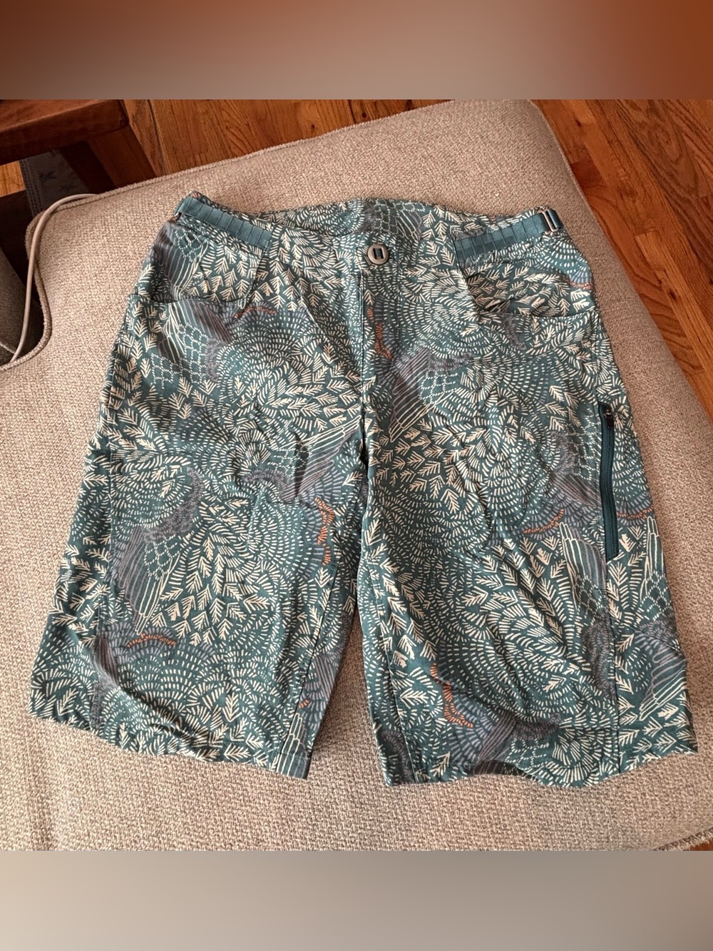 Like New - Patagonia Women's Dirt Craft Bike Shorts, size 6
